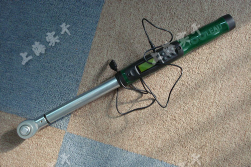 ���@Ť������